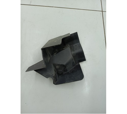 Воздуховод передний левый