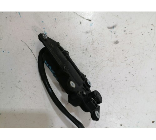 Моторчик шторки багажника левый