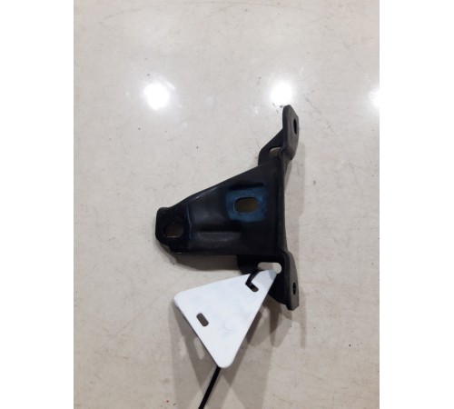 Кронштейн(крепление) ролика правой сдвижной двери верхний