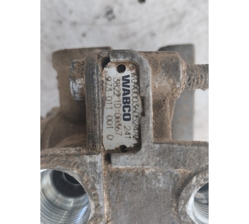 Клапан воздушный ускорительный тормозной