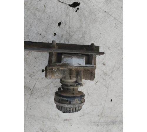 Клапан воздушный ускорительный тормозной