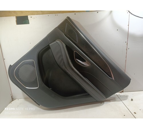 Обшивка двери задней правой