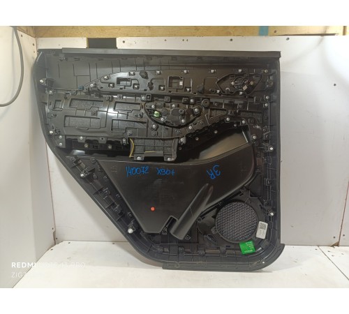 Обшивка двери задней правой