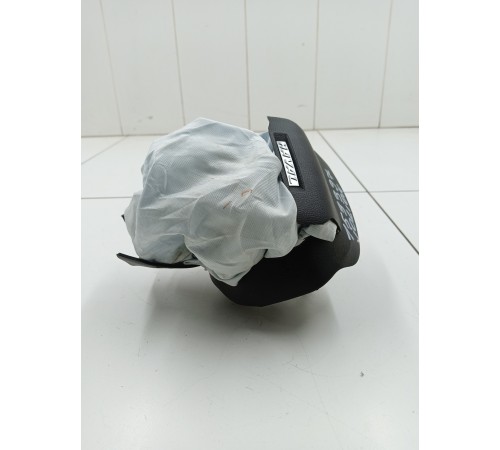 Подушка безопасности водителя в руль