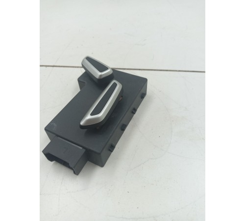 Блок управления сиденьем передний левый