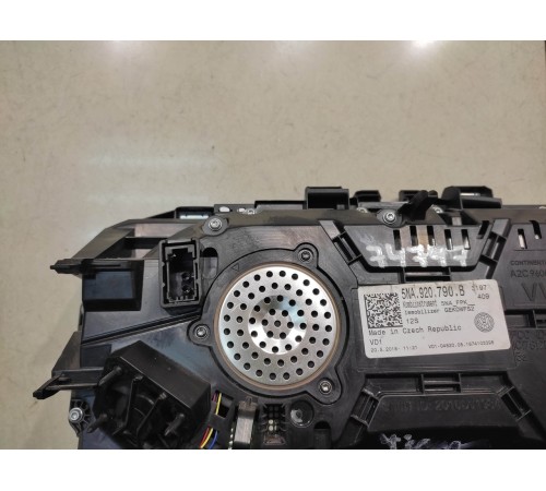 Панель приборов