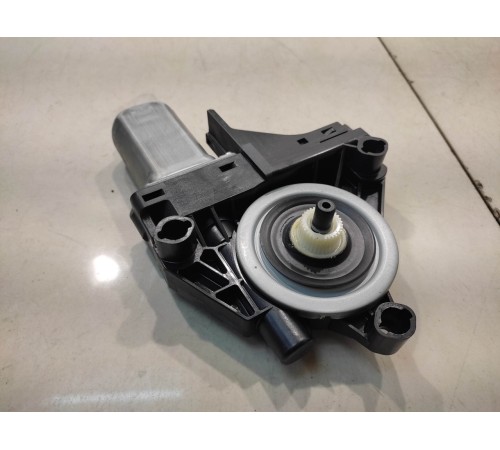 Моторчик стеклоподъемника (передний, левый)