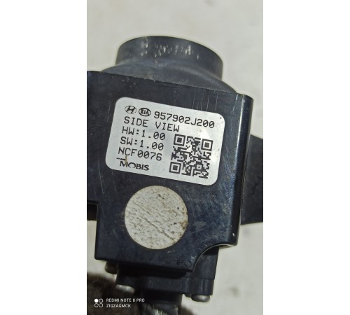 Парковочная камера в зеркало левая