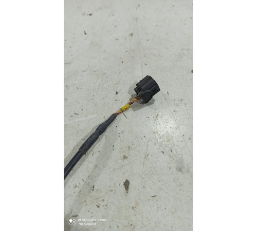 Парковочная камера в зеркало левая