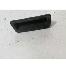 Кнопка открывания крышки багажника