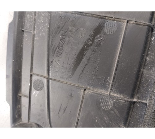 Накладка замка капота