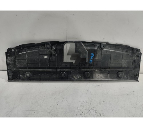 Накладка замка капота