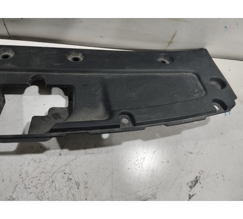 Накладка замка капота