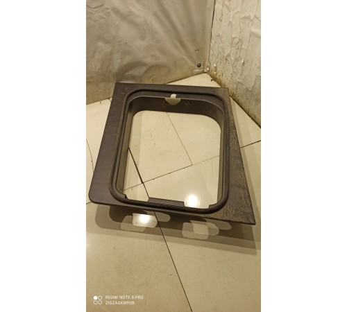 Накладка (облицовка) дополнительного переднего левого вещевого отделения