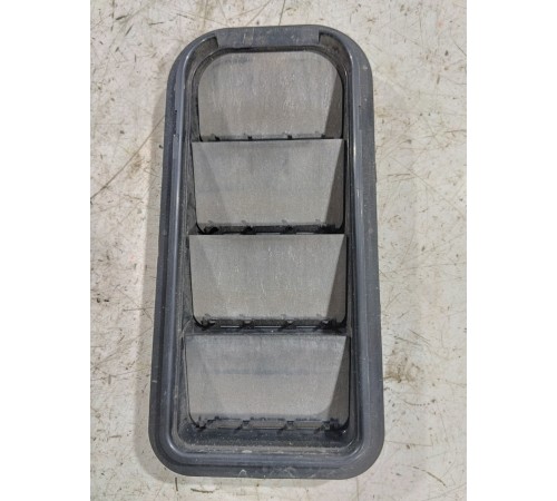 Решетка вентиляционная правая