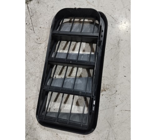 Решетка вентиляционная правая