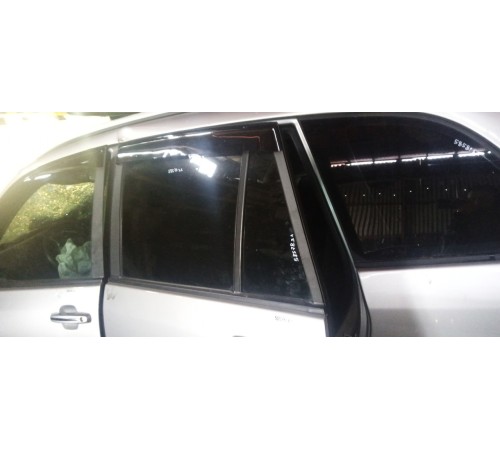 Стекло двери задней левой