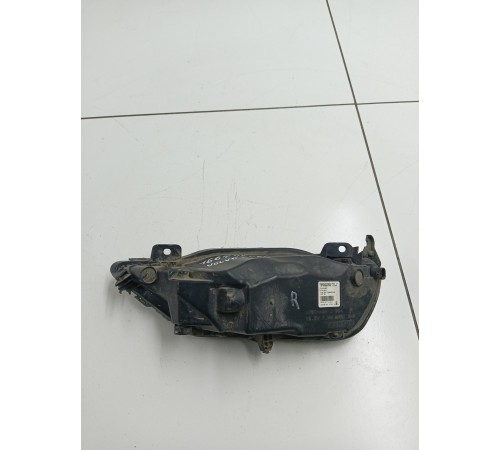 Фара ПТФ правая