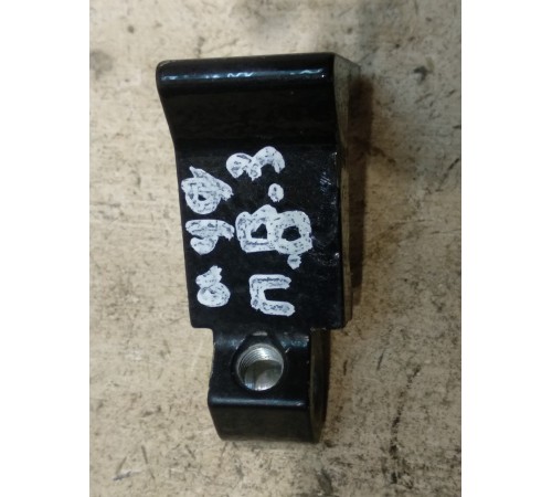 Петля двери задней правой верхняя