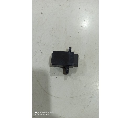 Кнопка включения омывателя фар