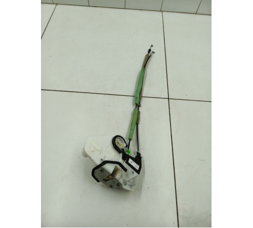 Замок двери передний левый