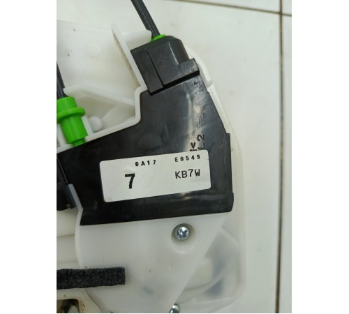 Замок двери передний левый