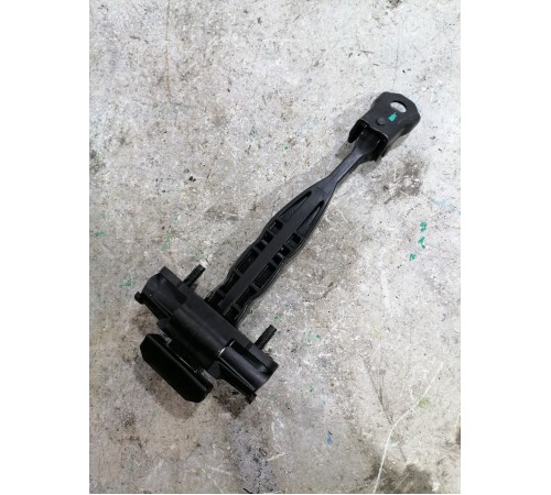 Ограничитель двери Передний Правый