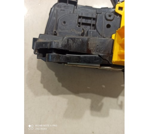 Замок двери (передней левой)