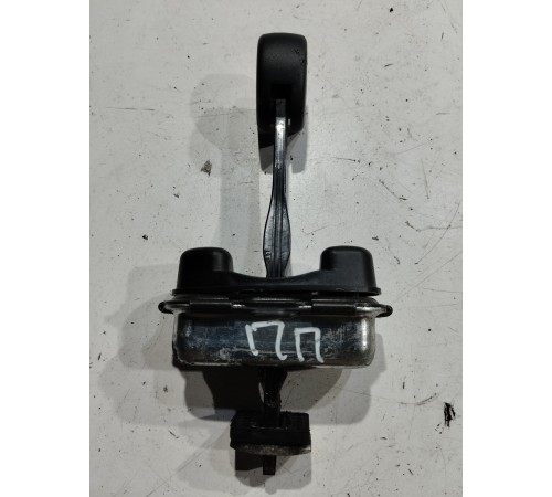 Ограничитель двери(передний правый)