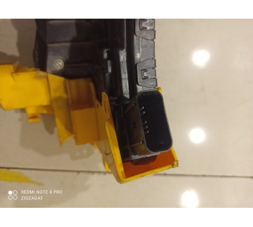 Замок двери (передней левой)