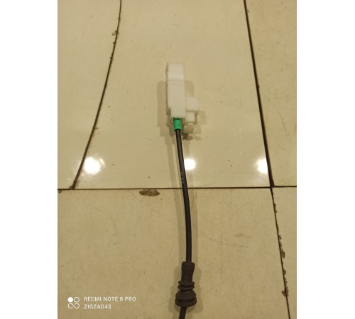 Замок двери (передней левой)