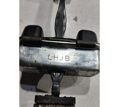 Ограничитель двери(передний правый)