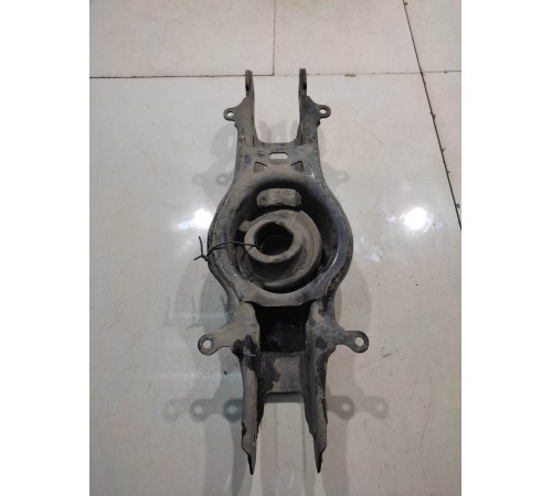 Рычаг подвески (задний, левый)