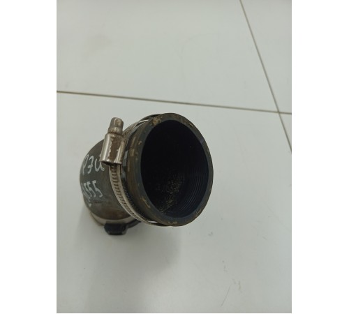 Патрубок системы охлаждения