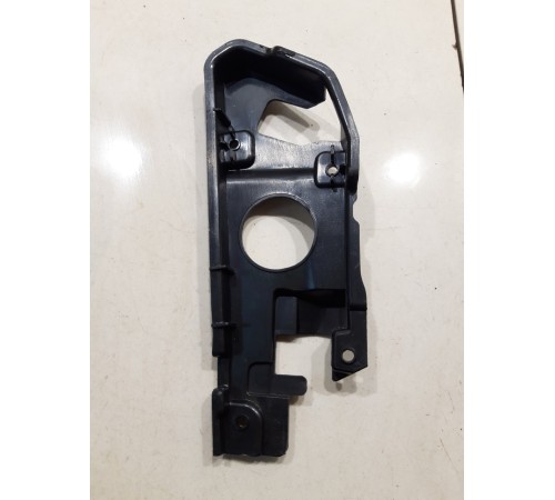 Кронштейн ручки внутренний передний левый