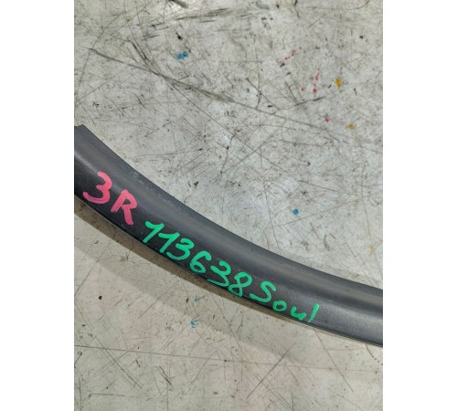 Уплотнитель стекла задний правый наружный 