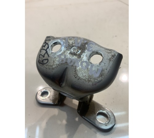 Петля двери (задняя, левая, верхняя)