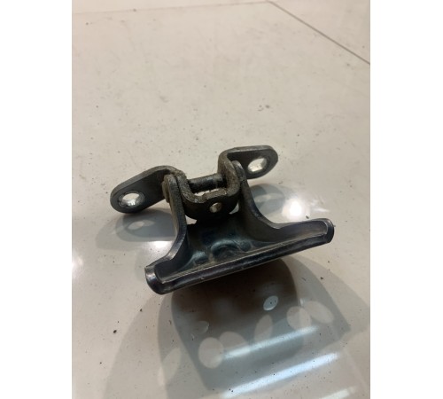 Петля двери (задняя, левая, верхняя)