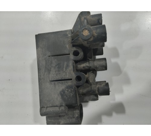 Блок клапанов пневмоподвески