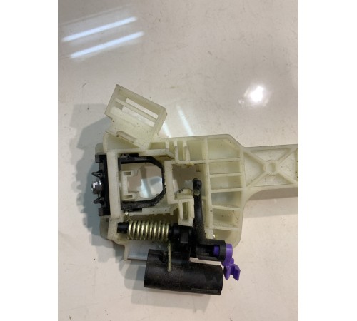 Кронштейн ручки (задний, правый)