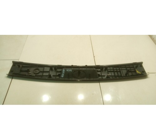 Накладка замка багажника