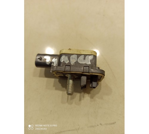 Датчик удара(передний правый)