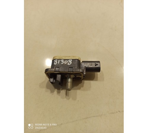 Датчик удара(передний правый)