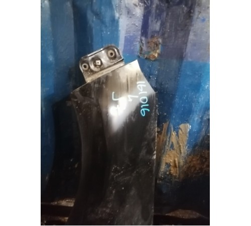 Крыло переднее левое