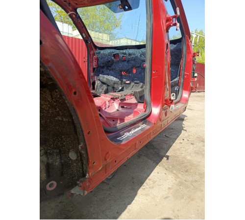 Порог со стойкой правый