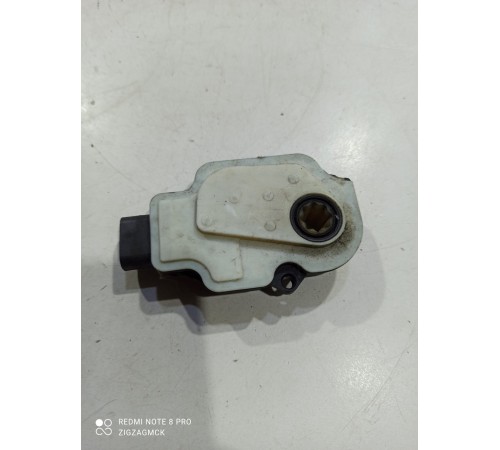 Моторчик заслонки радиатора