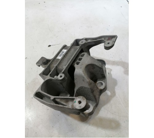 Опора двигателя левая