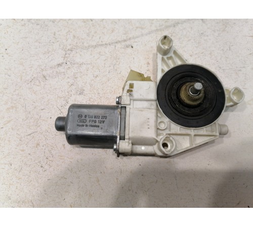 Моторчик стеклоподъемника передней левой двери