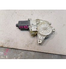 Моторчик стеклоподъемника передней левой двери