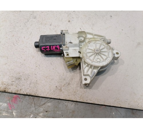 Моторчик стеклоподъемника передней левой двери